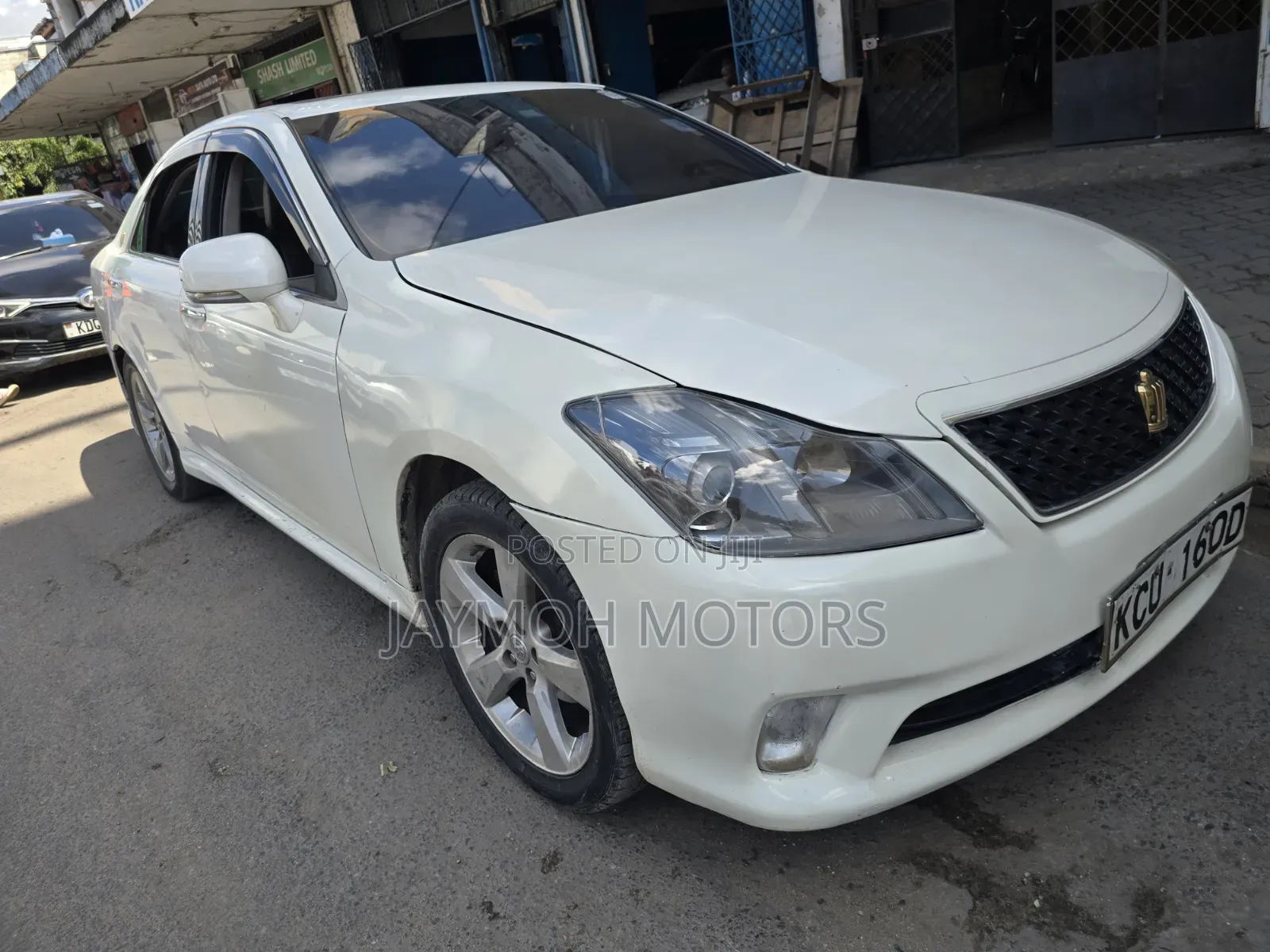 Toyota Crown 2013 Pearl