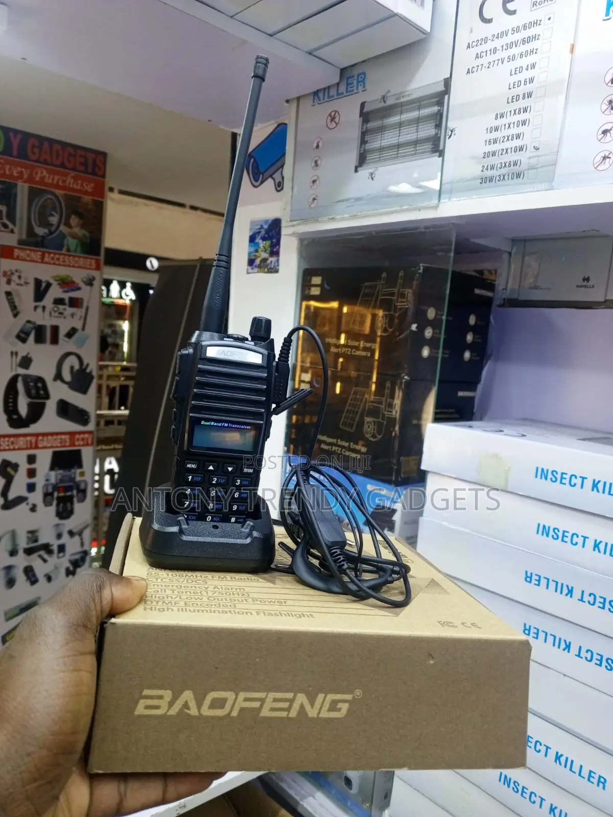 Baofeng UV-82 5W Dual Band VHF UHF Walkie Talkie 128CH