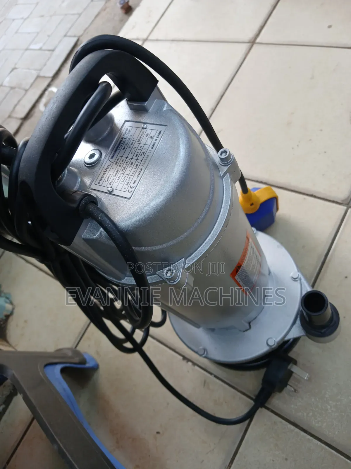 Freevel Submersible 750w 1hp Water Pump