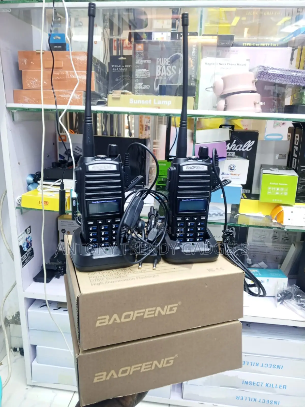 Baofeng UV-82 Dual Band Radio With Charging Dock Microphone