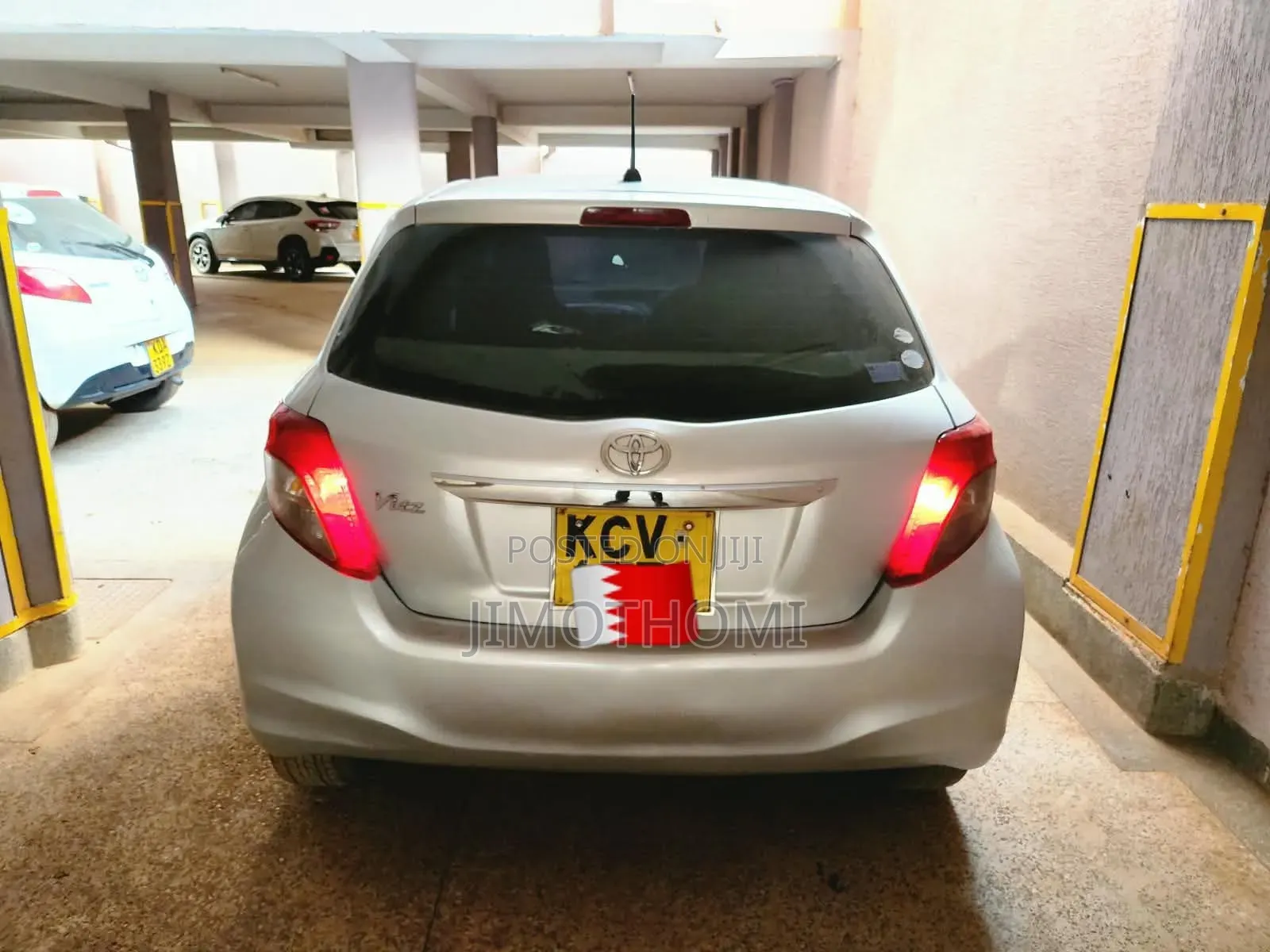 Toyota Vitz 2012 Silver