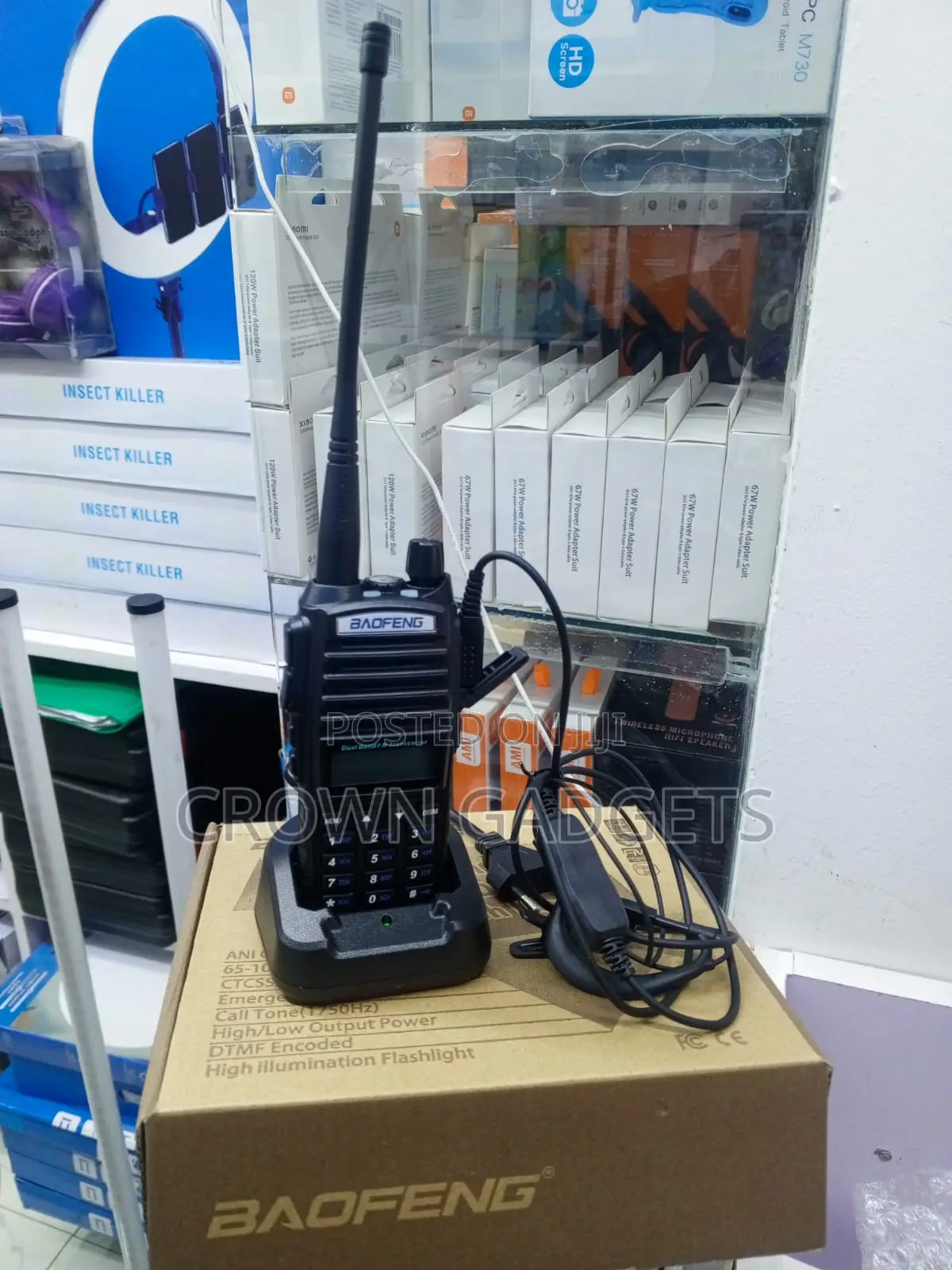 UV-82 Baofeng VHF UHF Two Way Radio With Earpiece Charger