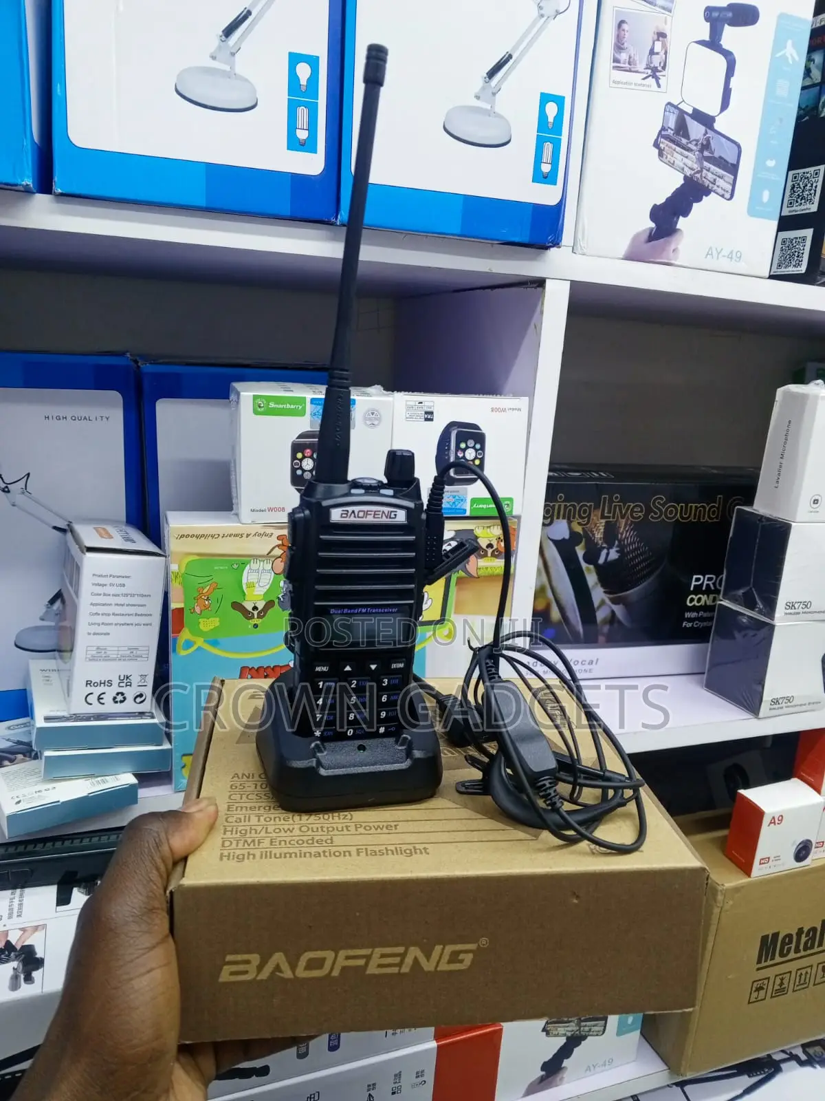 UV-82 Baofeng VHF UHF Two Way Radio With Earpiece Charger