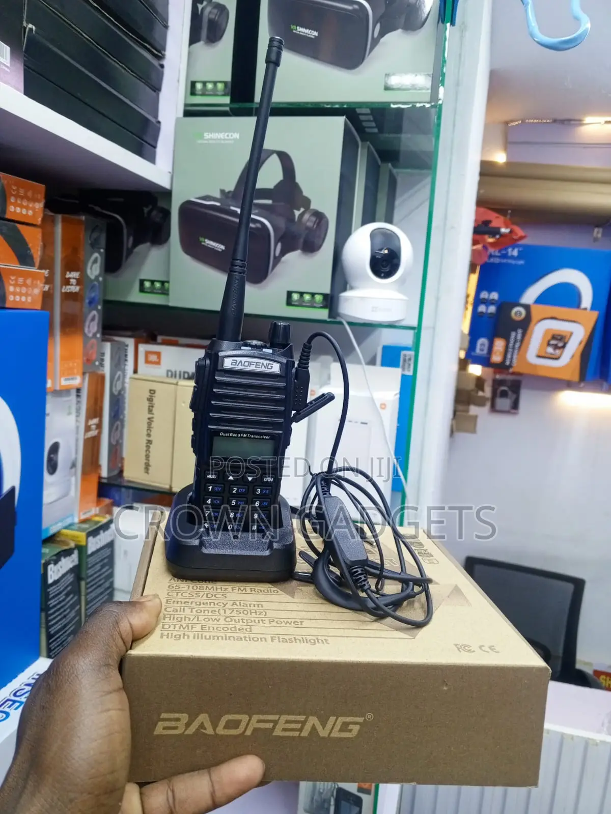 UV-82 Baofeng VHF UHF Two Way Radio With Earpiece Charger