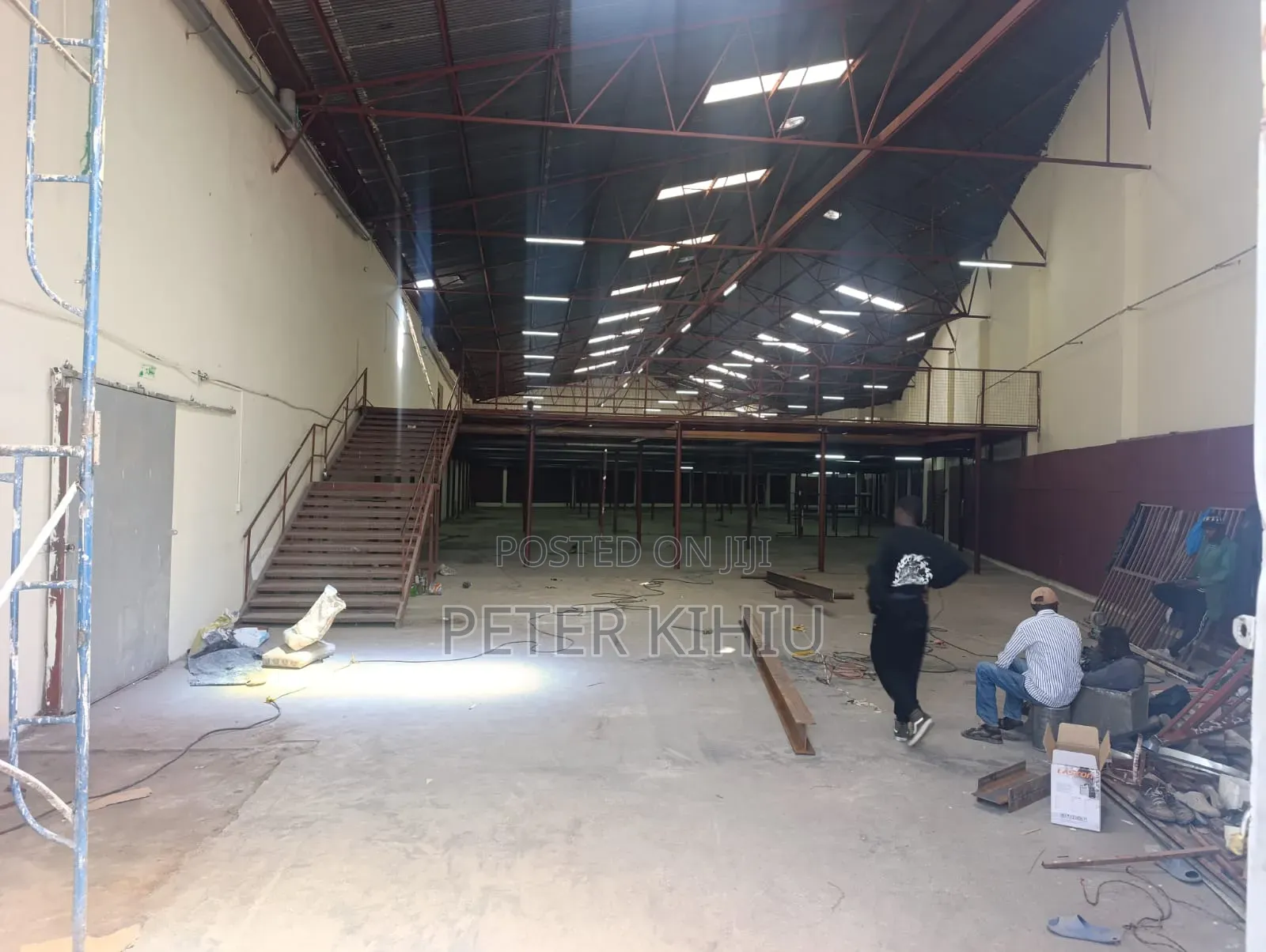 Godown to Let 29300sqft on Homabay Road