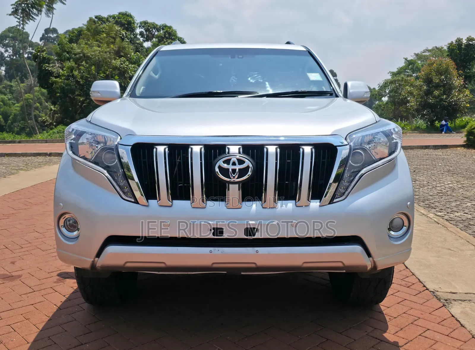 Toyota Land Cruiser Prado 2012 Silver