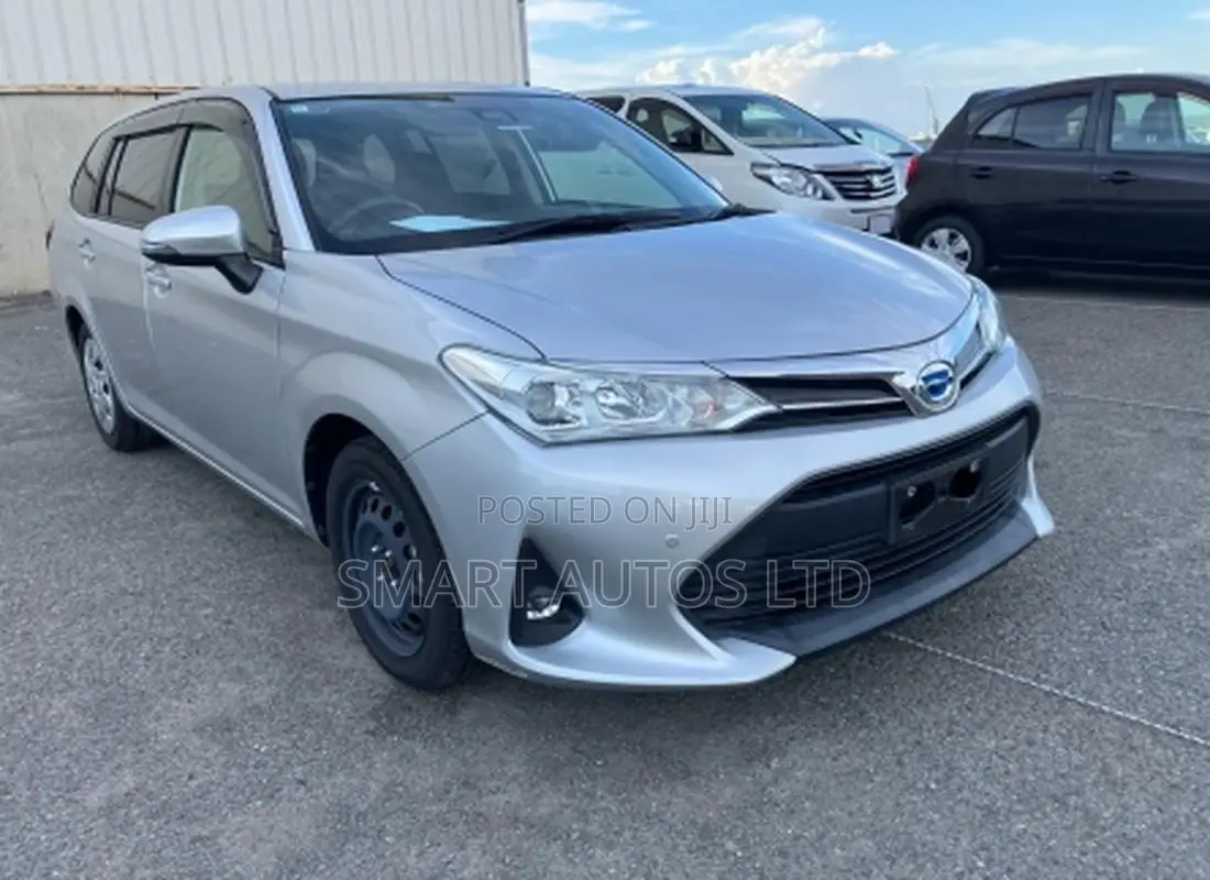 Toyota Corolla Fielder 1.5 Hybrid FWD 2020 Silver