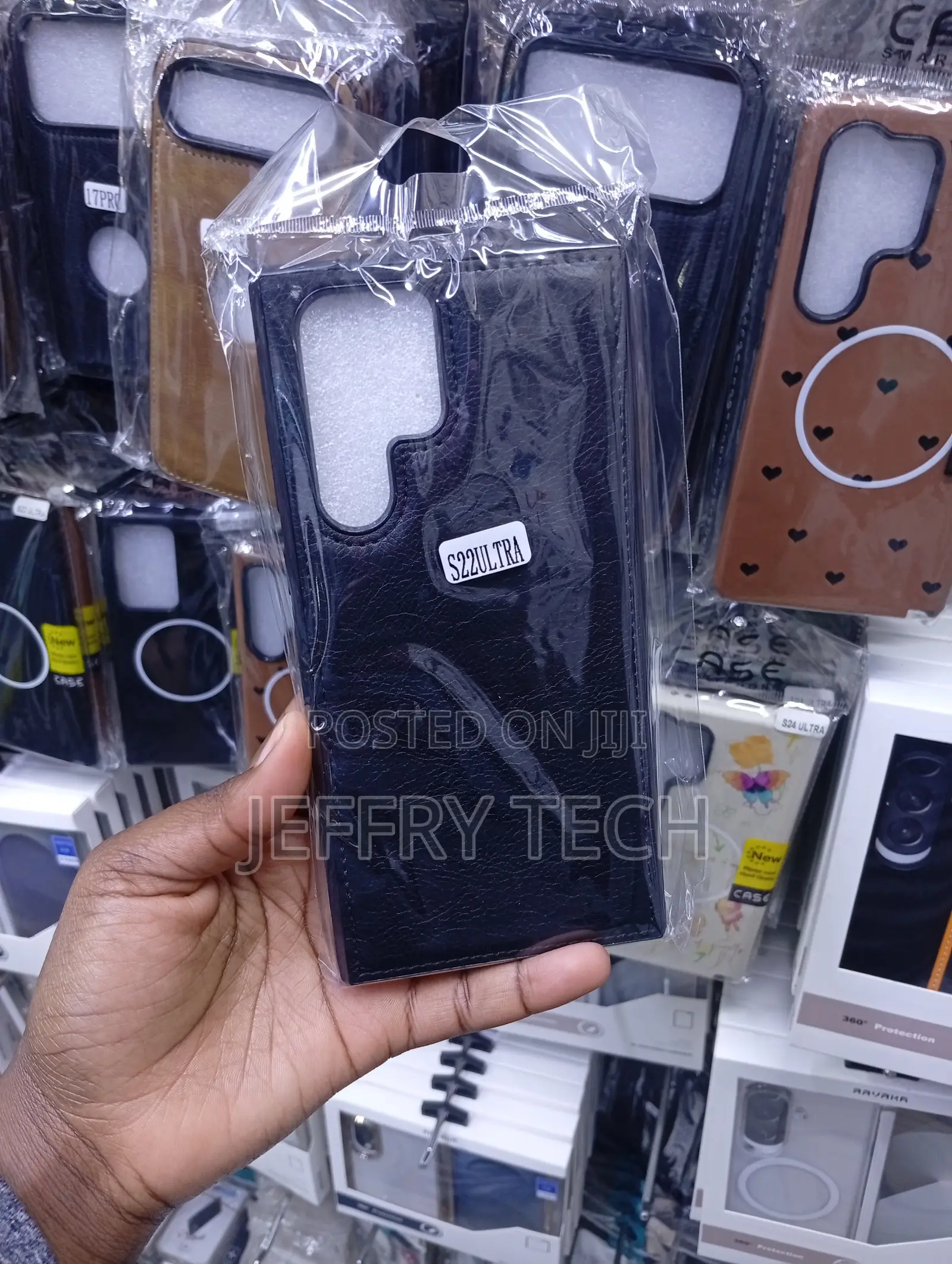 Black Leather-Finish Back Case for the Samsung Galaxy S22 Ultra.