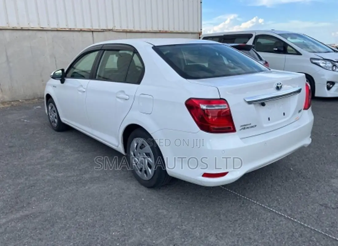 Toyota Axio 1.5 Hybrid 2WD 2019 Pearl