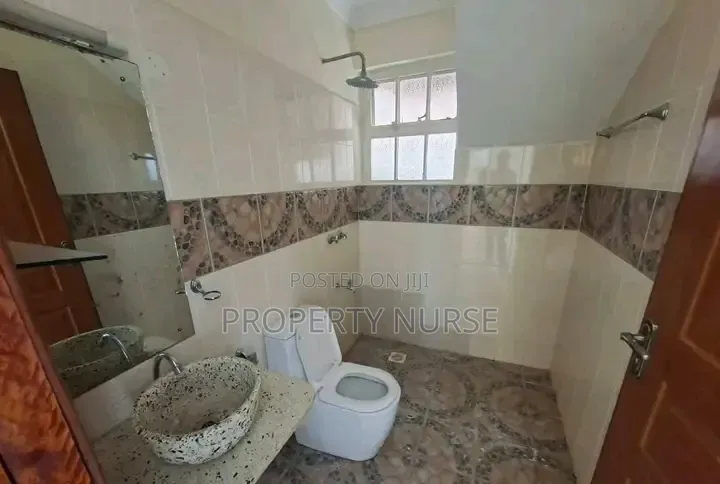 3bdrm Maisonette in Gateway Mall Area for rent