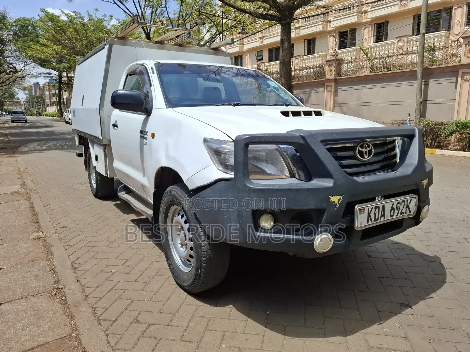Toyota Hilux SR 4x4 2014 Off white