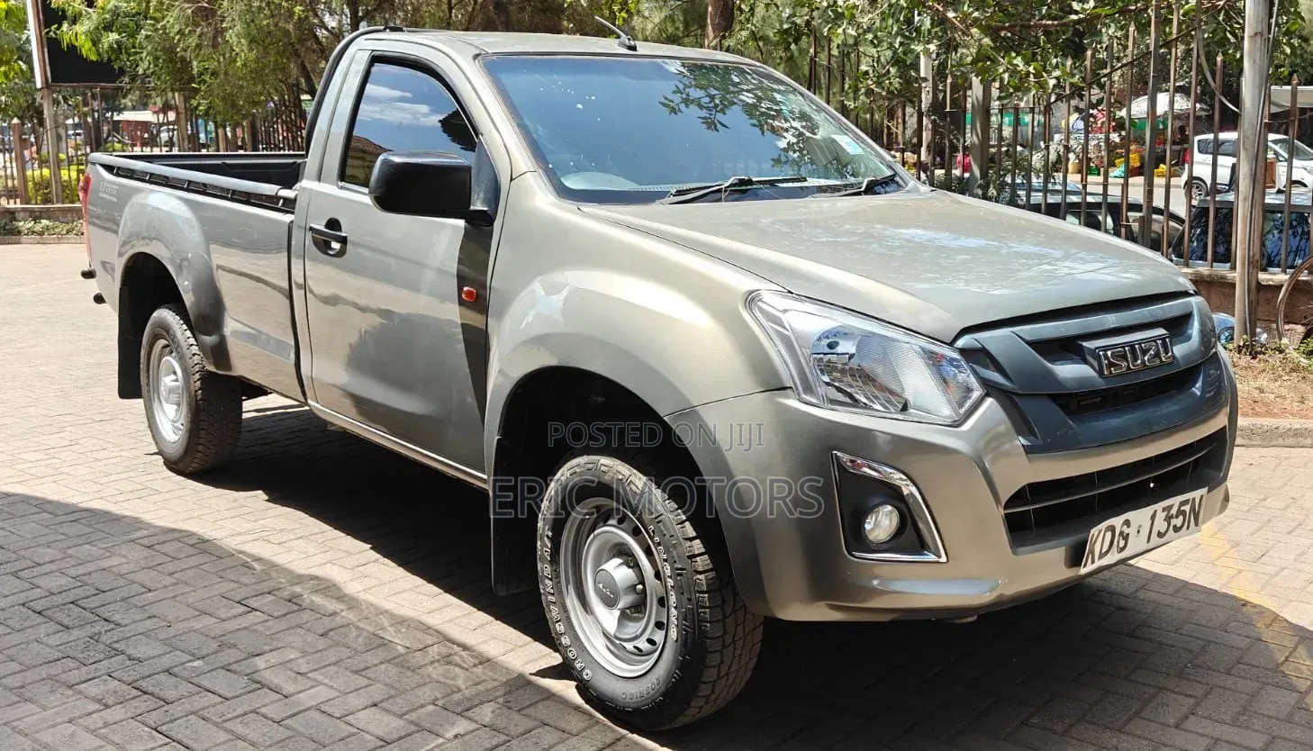 Isuzu D-MAX 2021 Gray