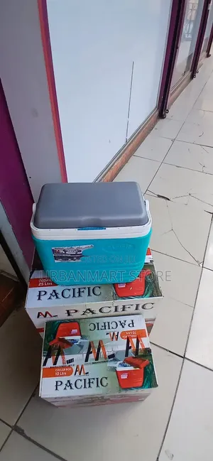 New Pacific 25 Litres Cooler Box for Food Drinks
