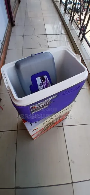 Pacific Cooler Box With a Generous 10L Capacity