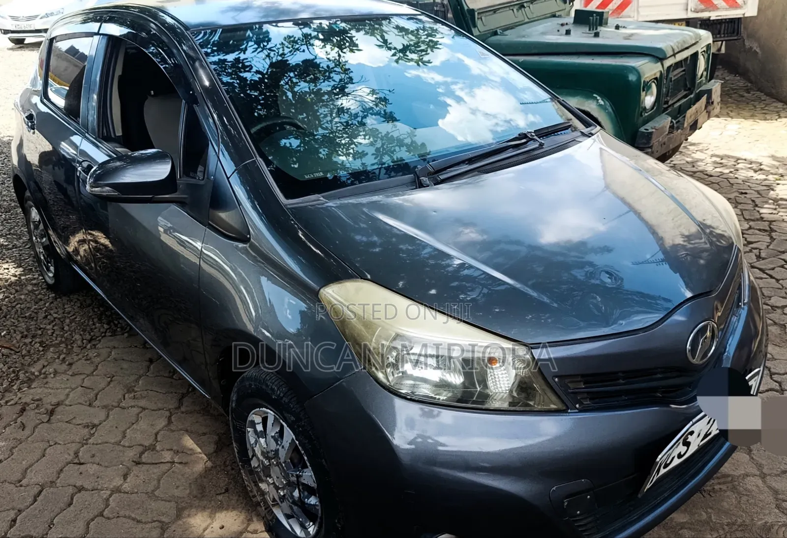 Toyota Vitz 2012