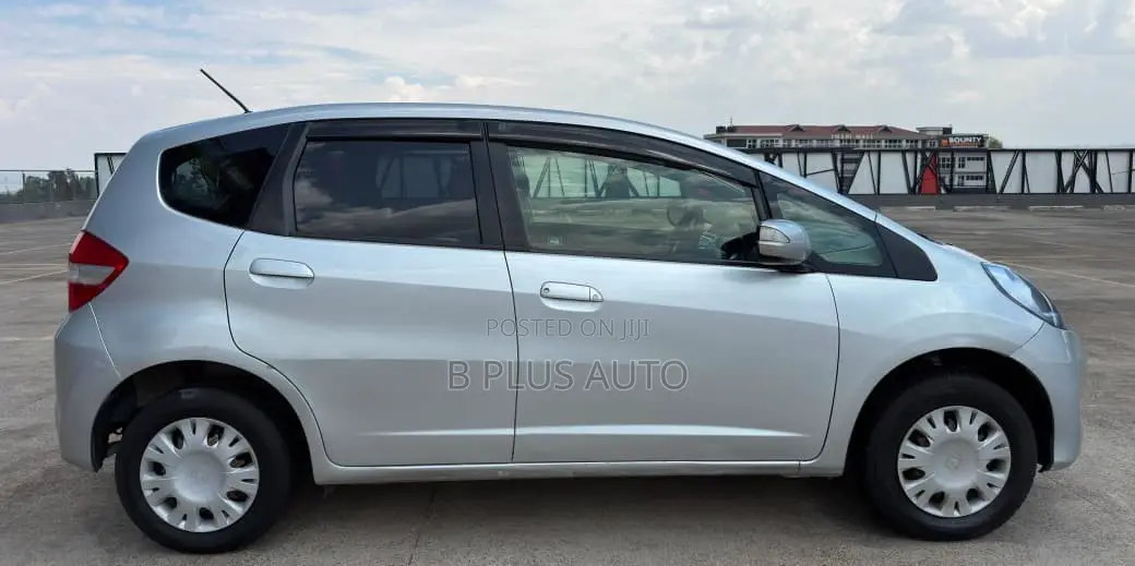 Honda Fit 2013 Silver