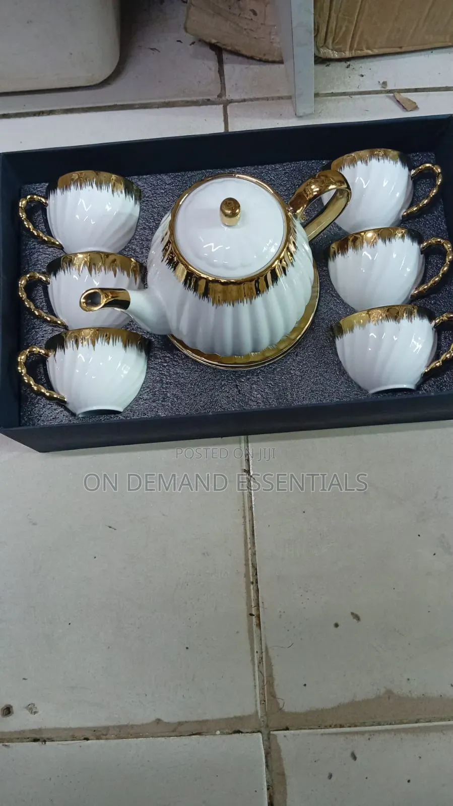 Gold Detail Teaset