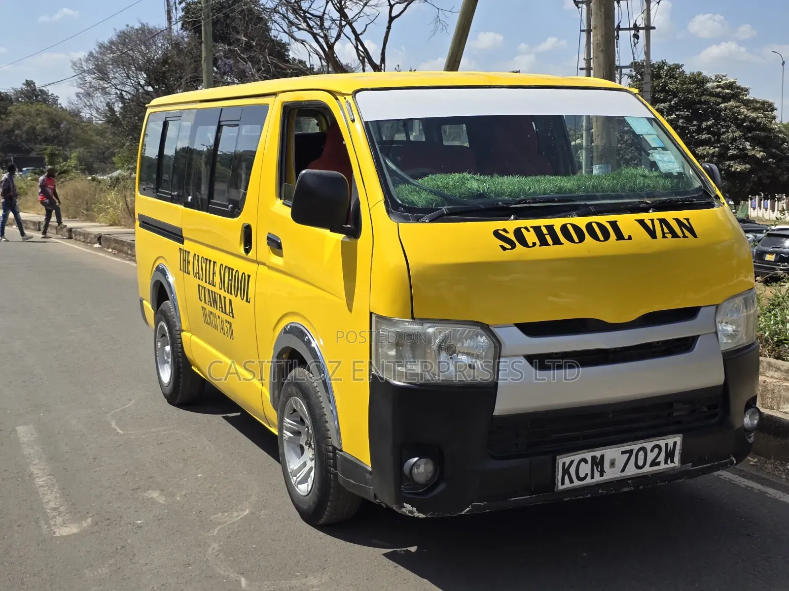 Toyota HiAce 2012 Yellow