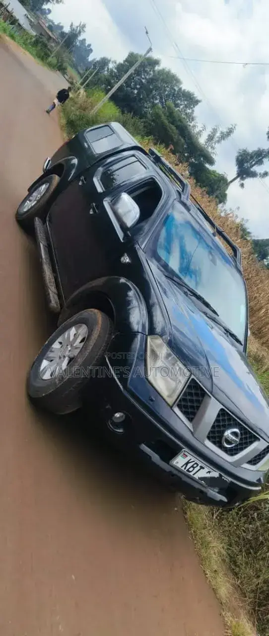 Nissan Navara 2005 Black