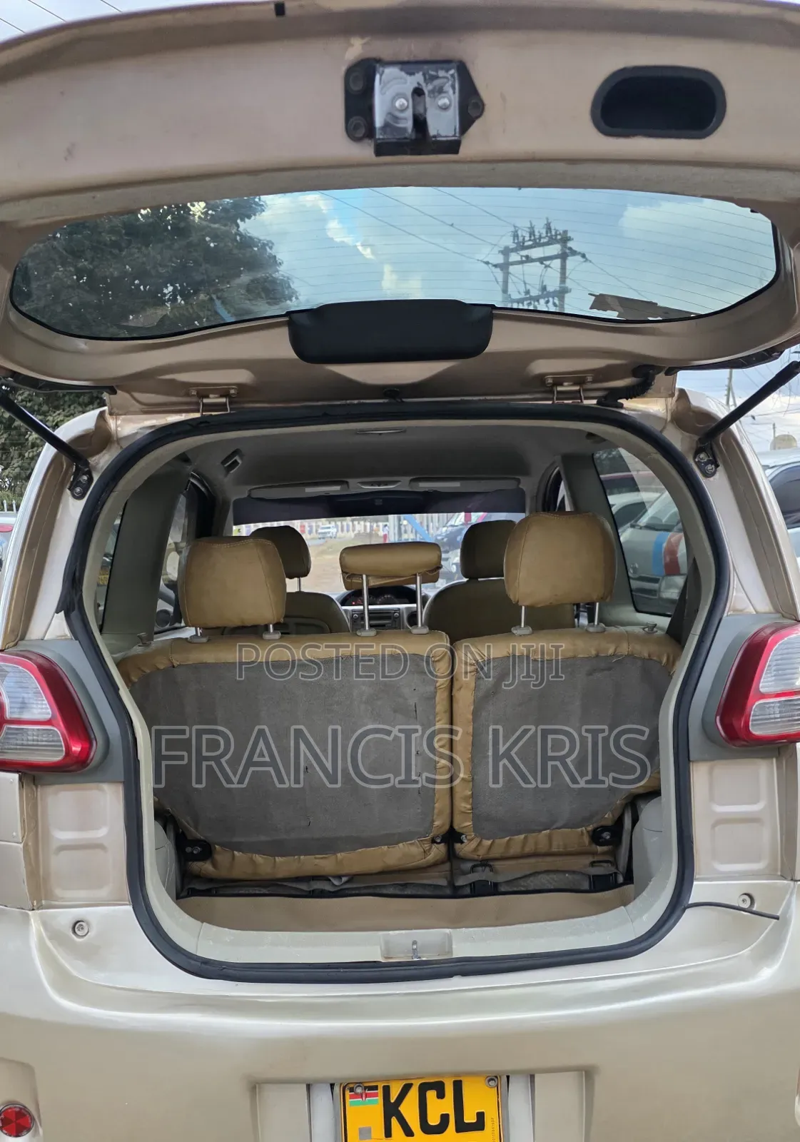 Toyota Porte 2010 Gold