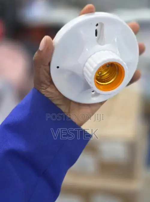 E27 Bulb Socket Hidden Security Camera – Wi-Fi Live Streaming