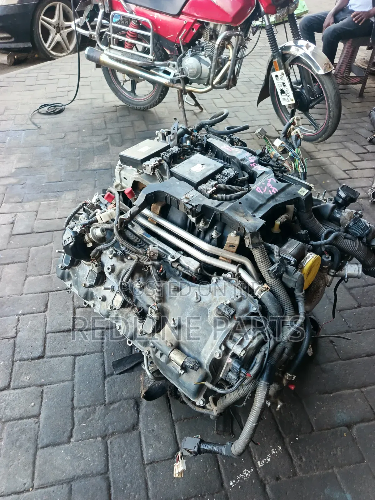 Toyota 1ur -Fse V8 Engine