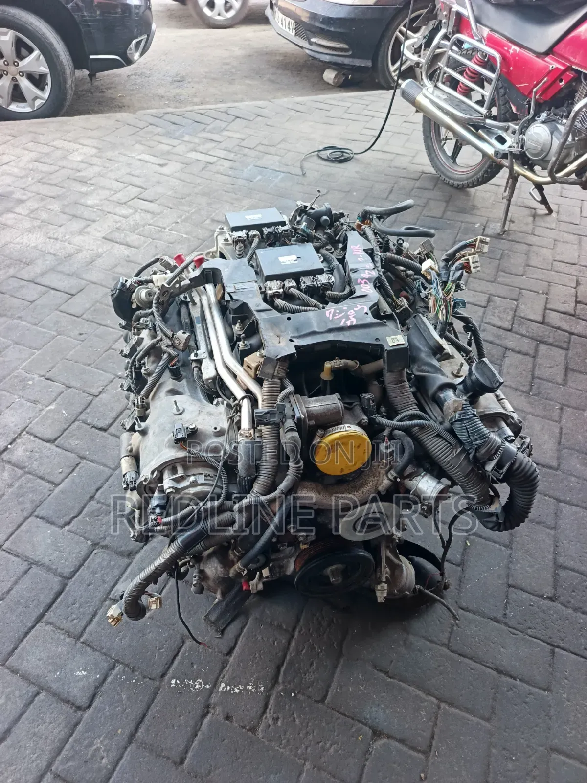 Toyota 1ur -Fse V8 Engine