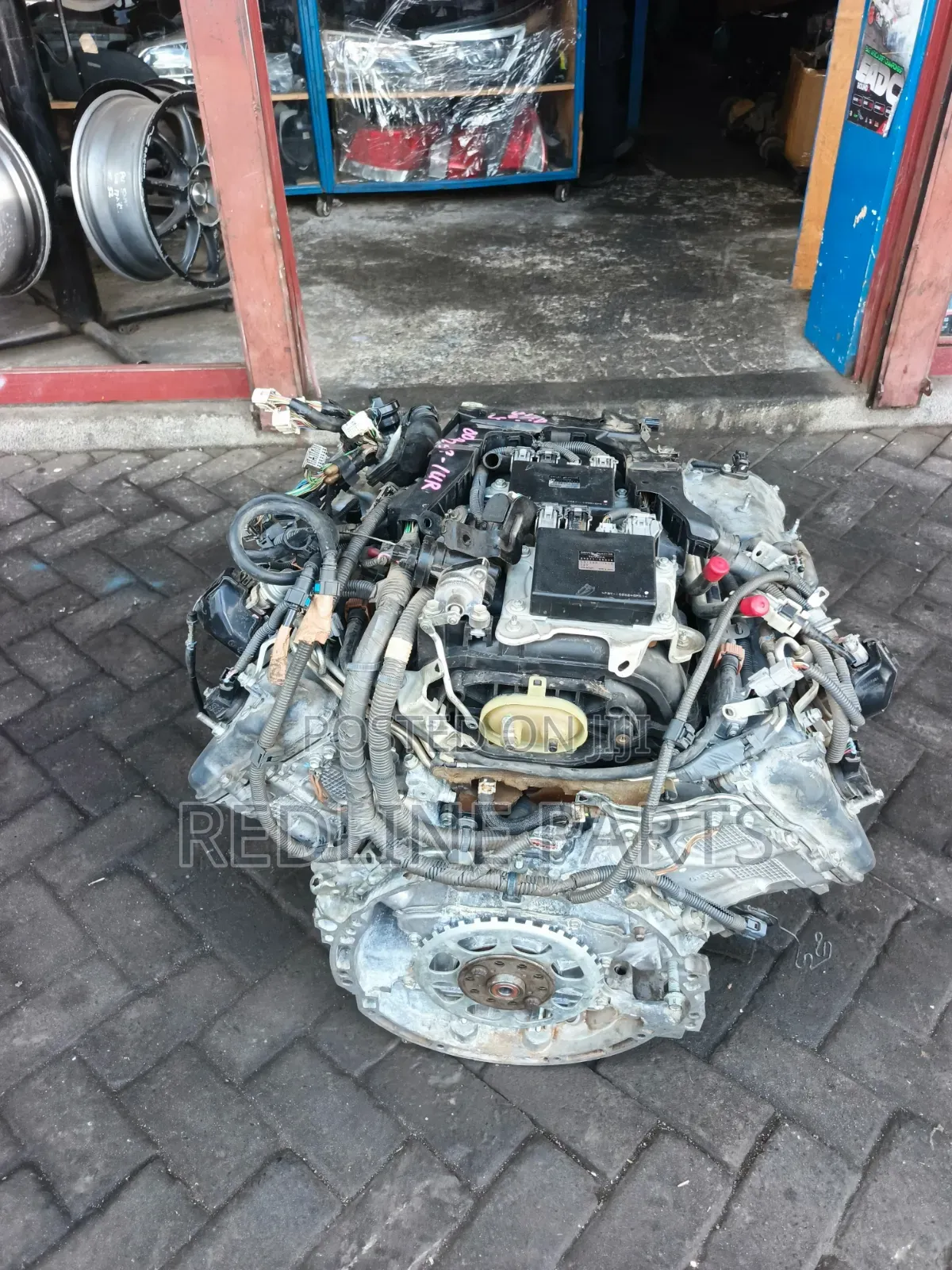 Toyota 1ur -Fse V8 Engine