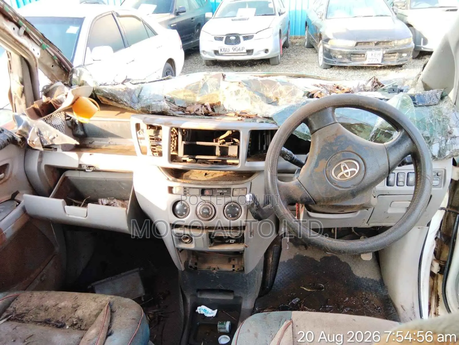Toyota Voxy 2002 White