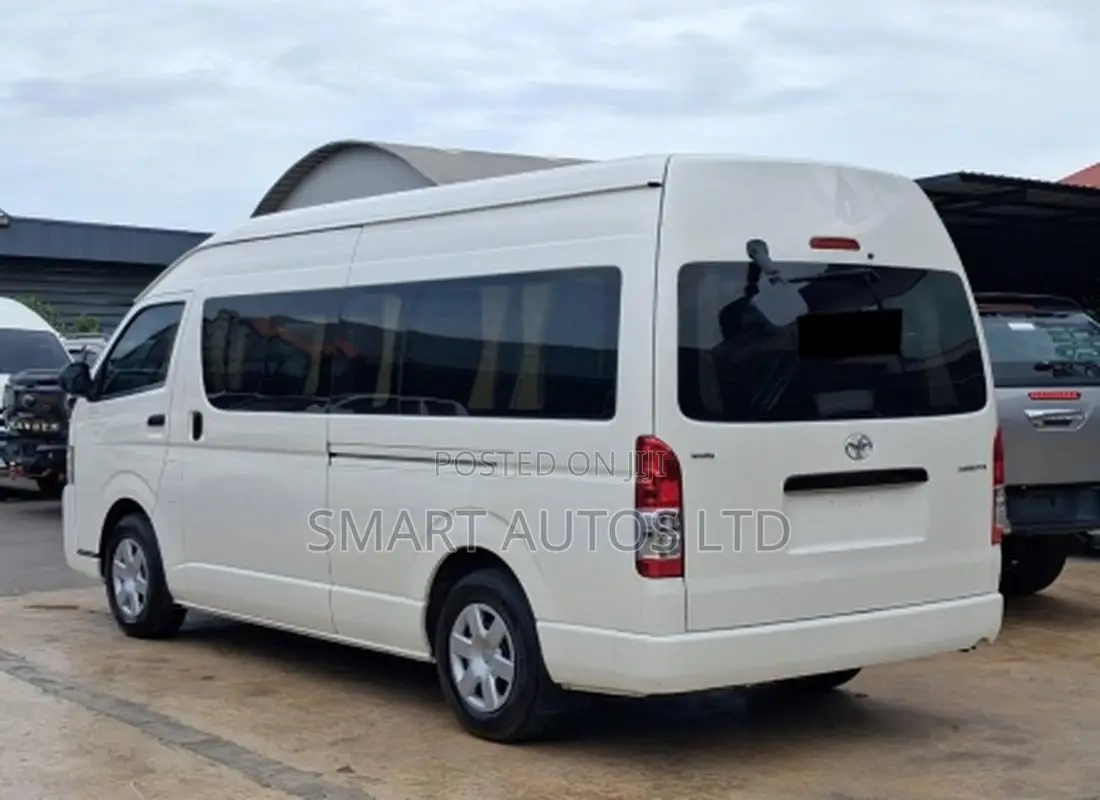 Toyota HiAce 2019
