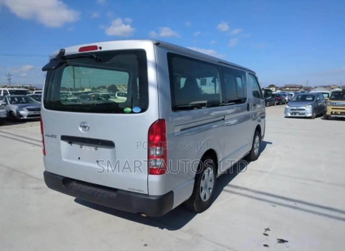 Toyota HiAce 2020