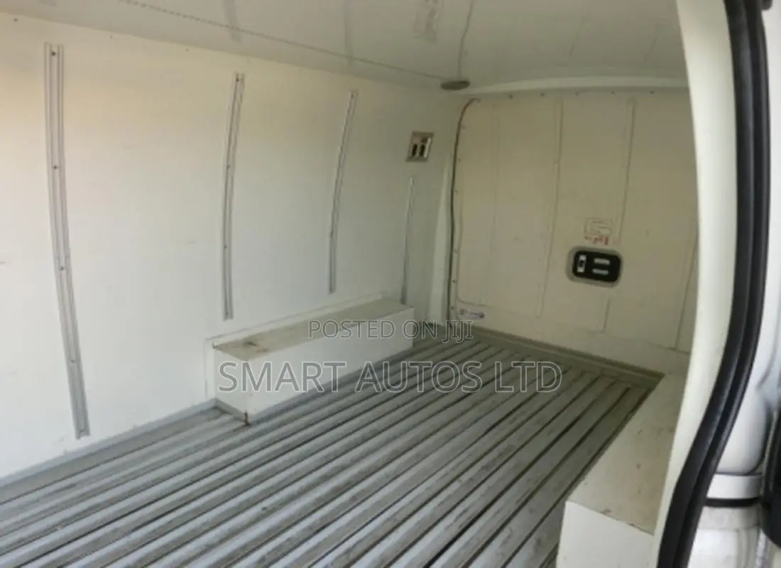 Toyota HiAce 2019 White