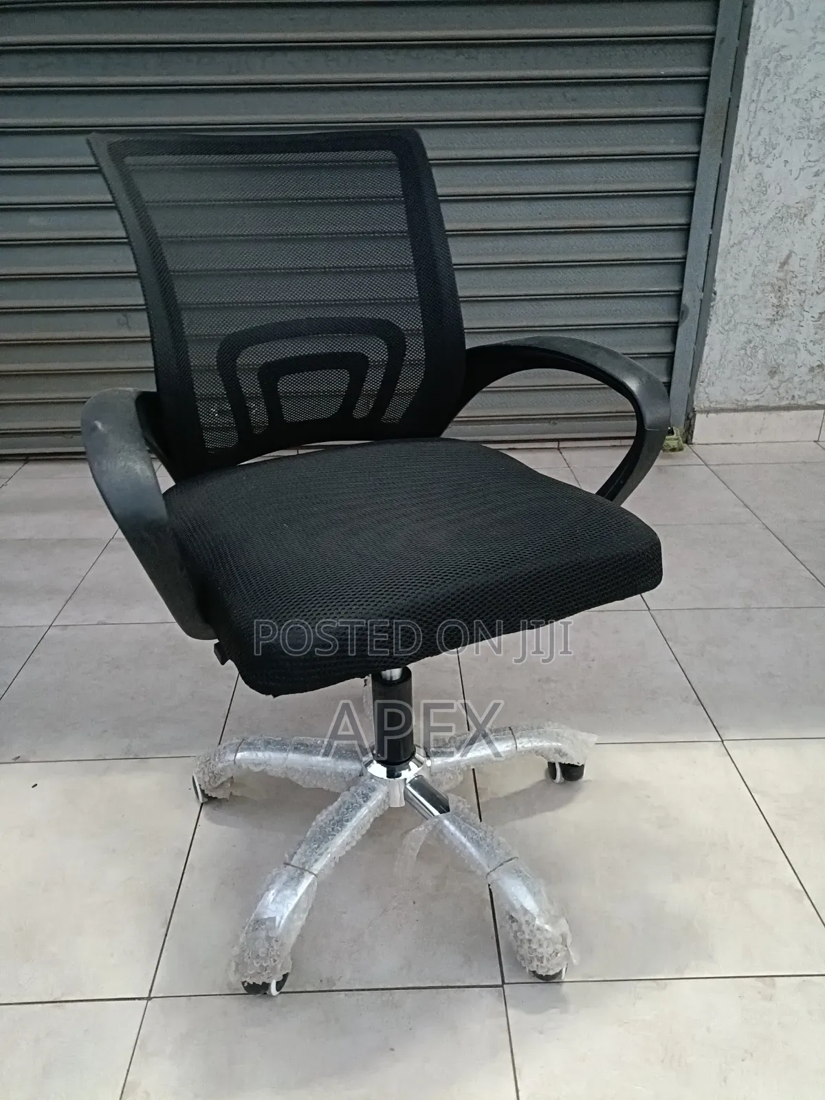 Adjustable Swivel Mesh Chair