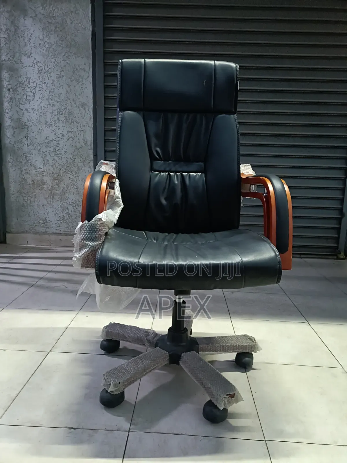 Wooden Padded Arms Executive Director Chair