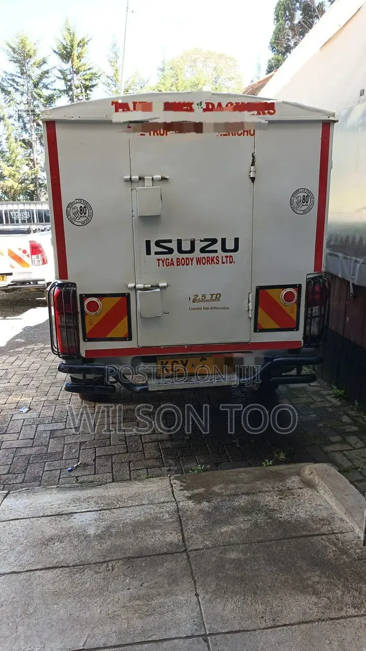 Isuzu D-MAX 2017 Gray