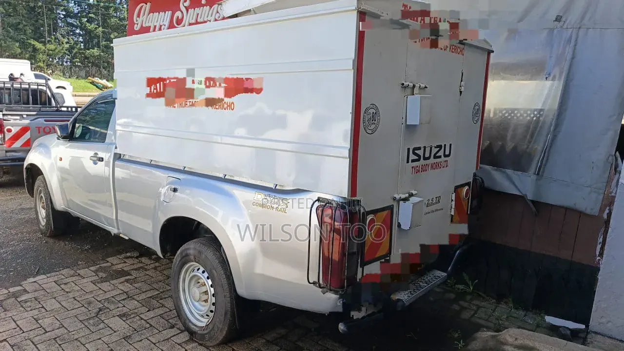 Isuzu D-MAX 2017 Gray
