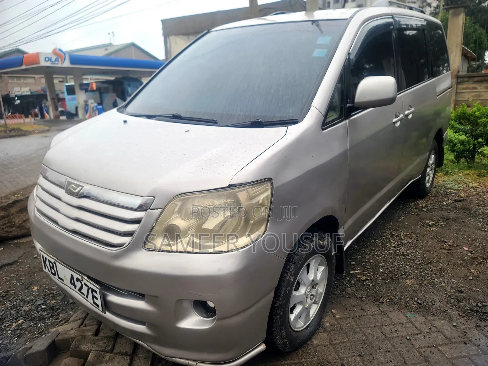 Toyota Noah 2003 Silver