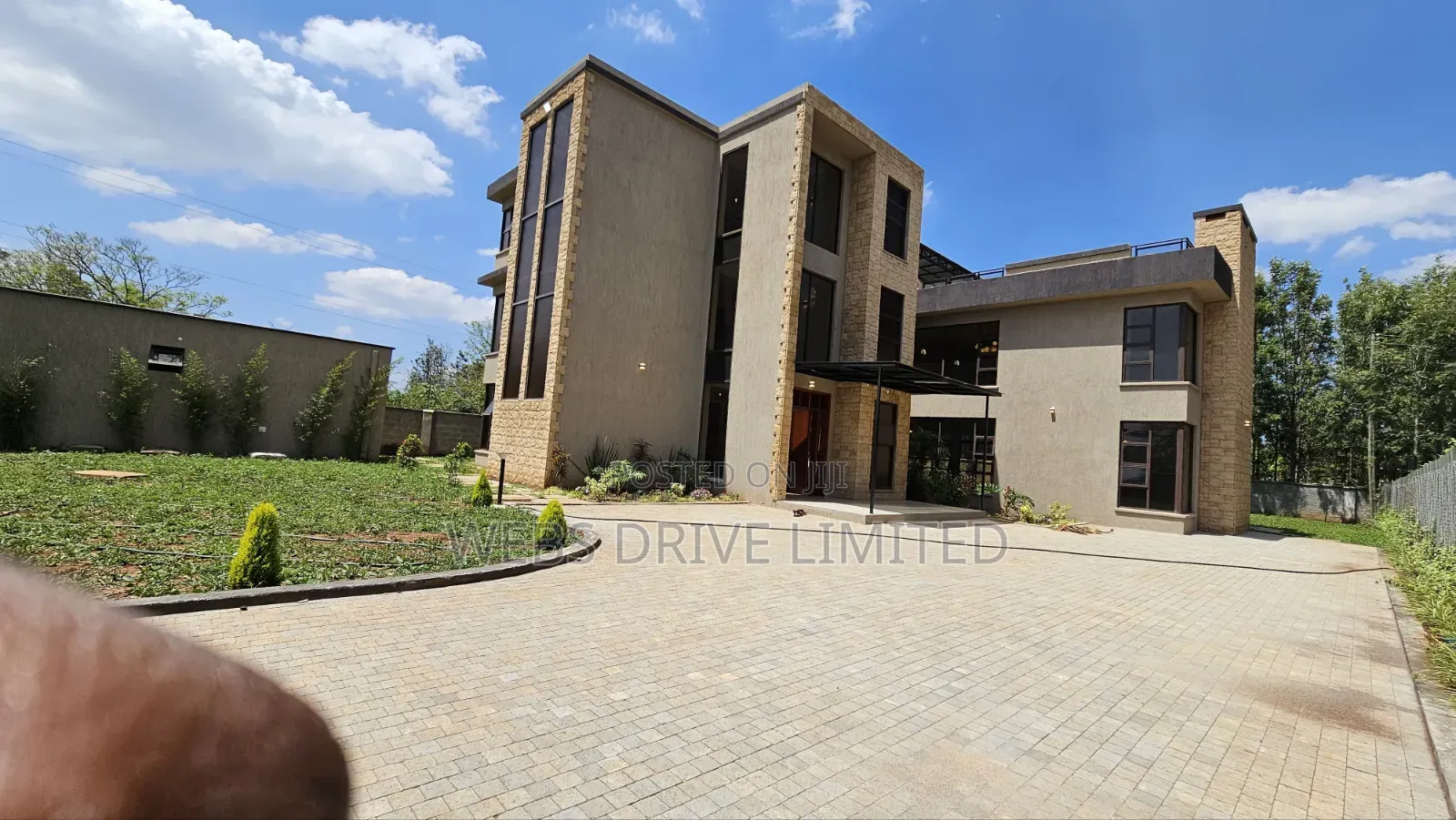6bdrm Villa in Karen Hardy, Kilimani for sale