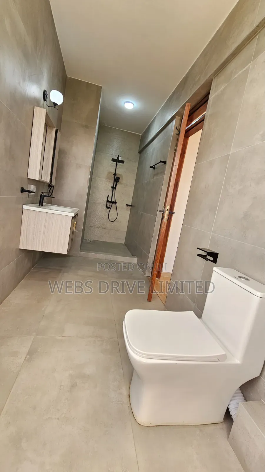 6bdrm Villa in Karen Hardy, Kilimani for sale
