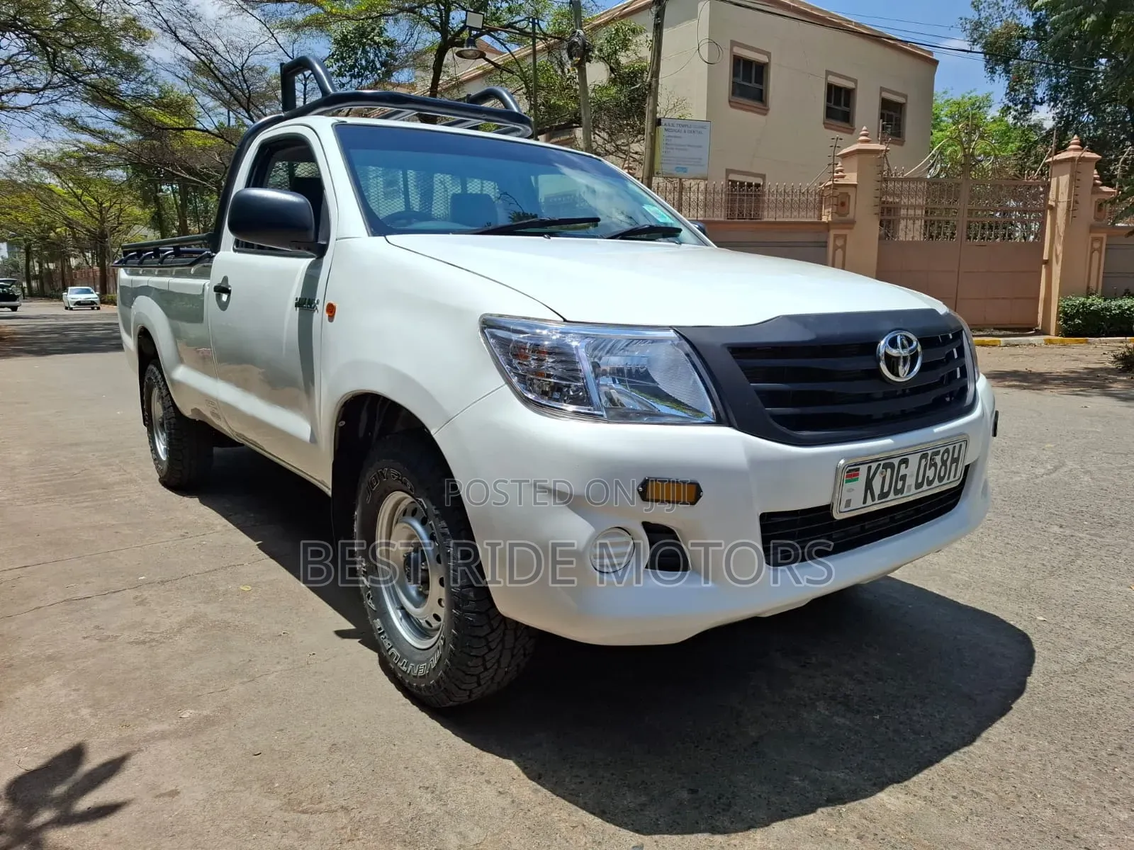Toyota Hilux 2015 Off white