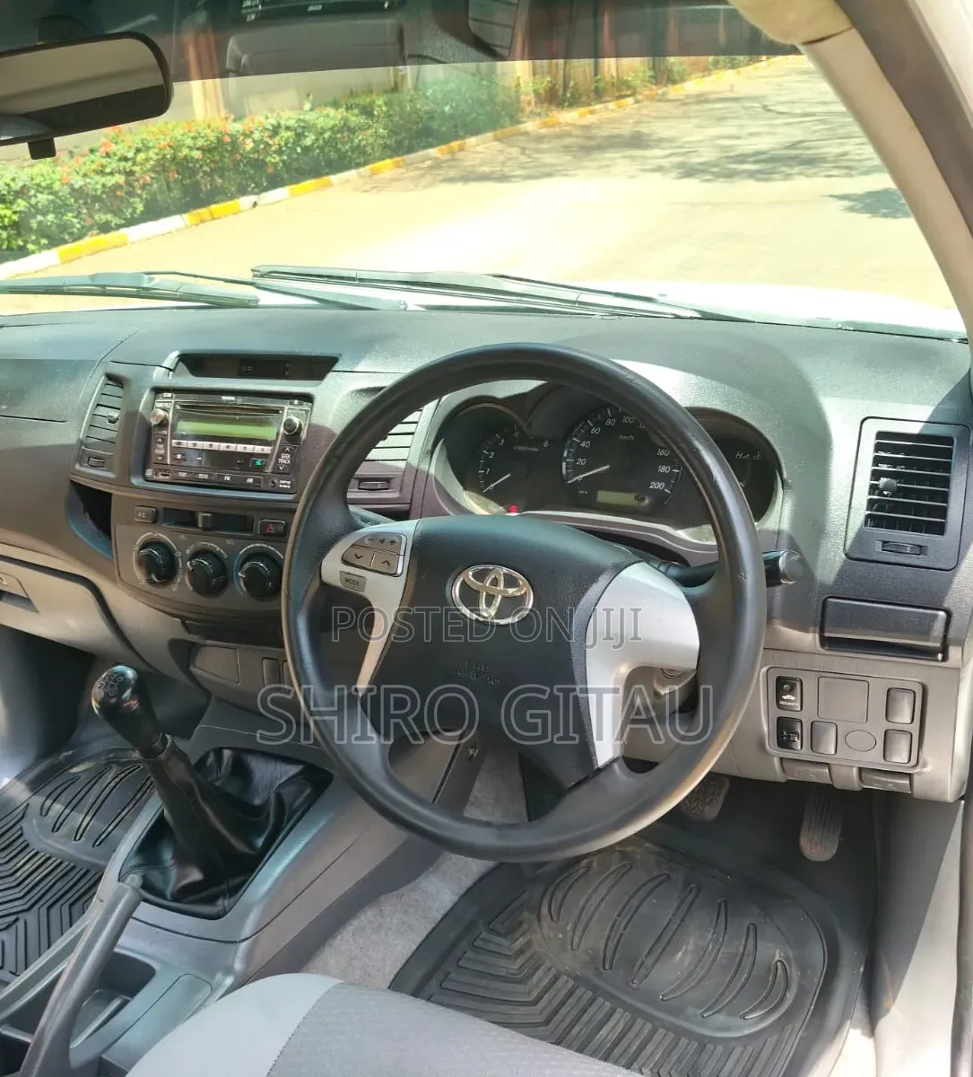Toyota Hilux 2015 White