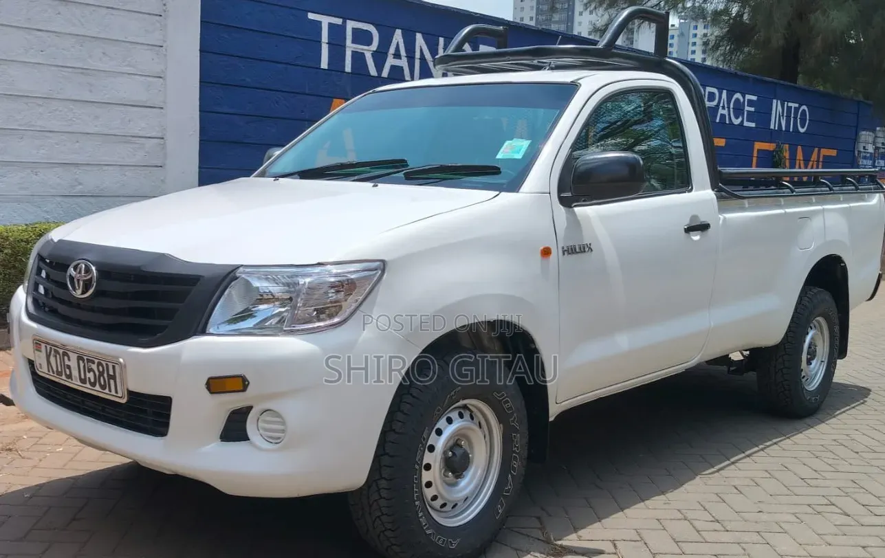 Toyota Hilux 2015 White