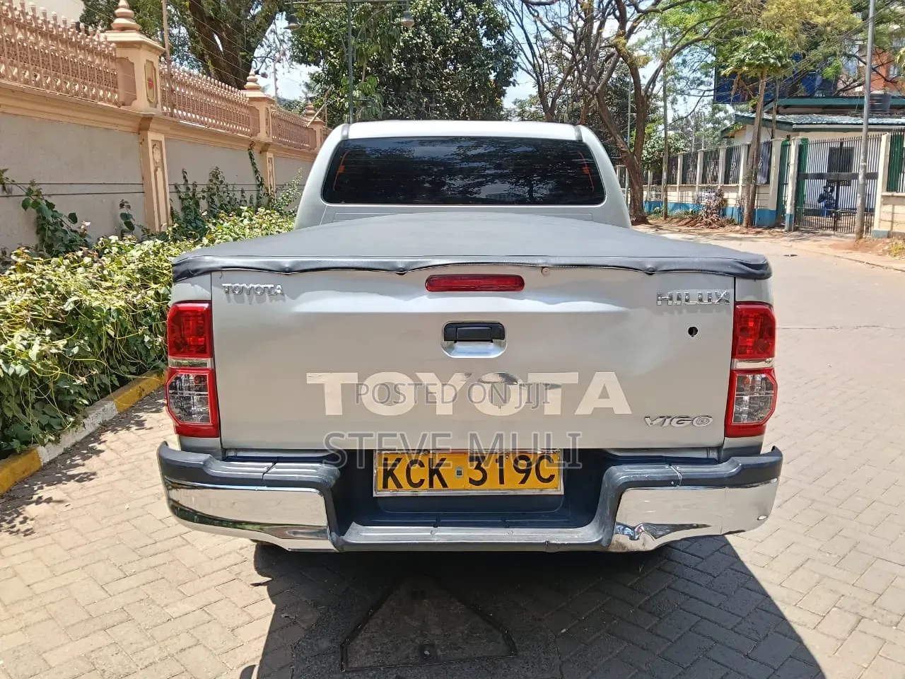 Toyota Hilux 2010 Gold