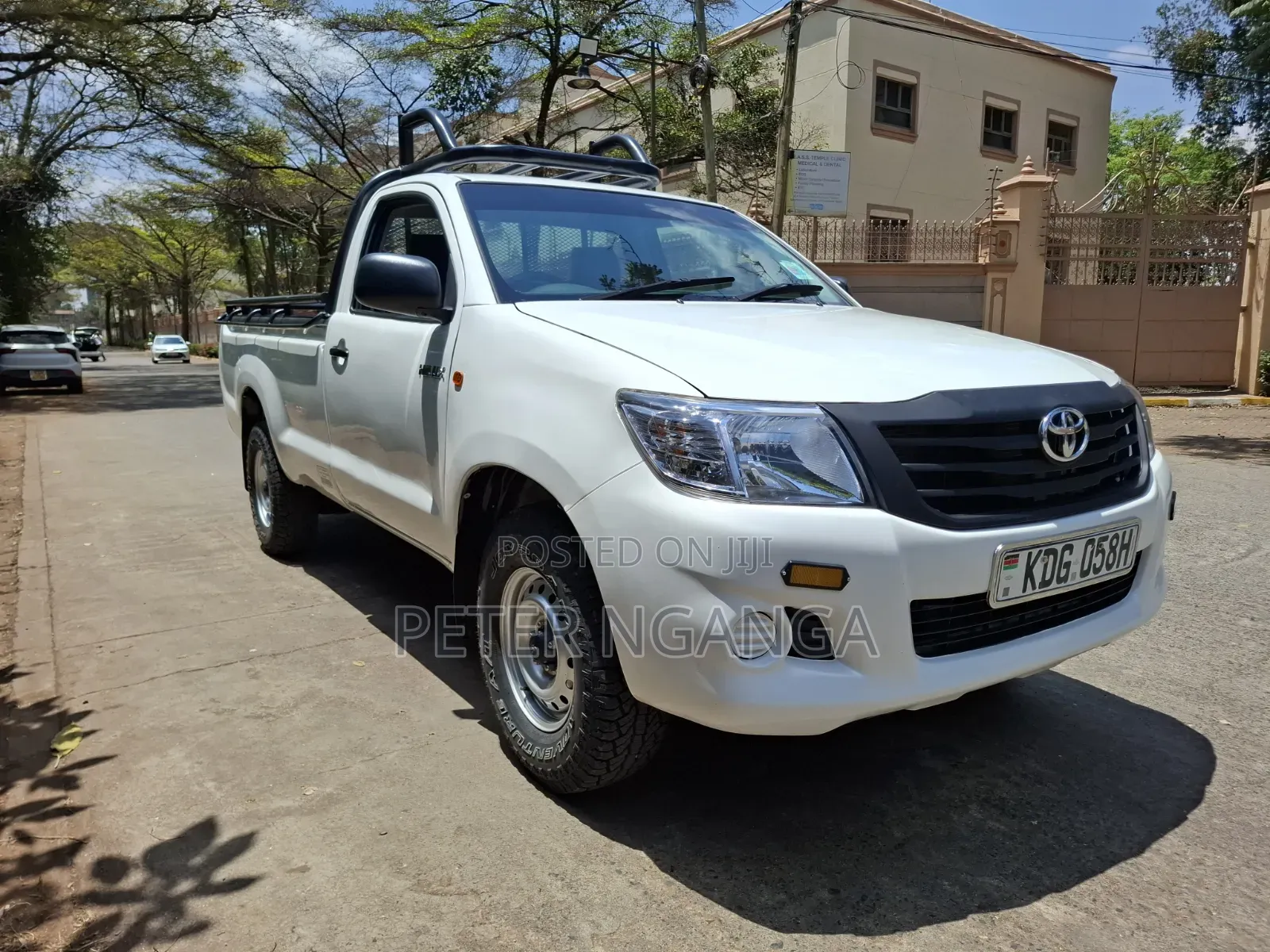 Toyota Hilux 2014 White
