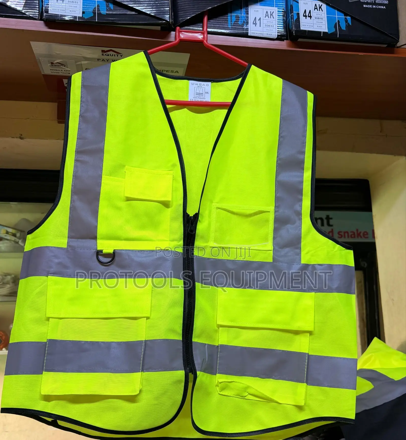 Green Reflector vest with pocket
