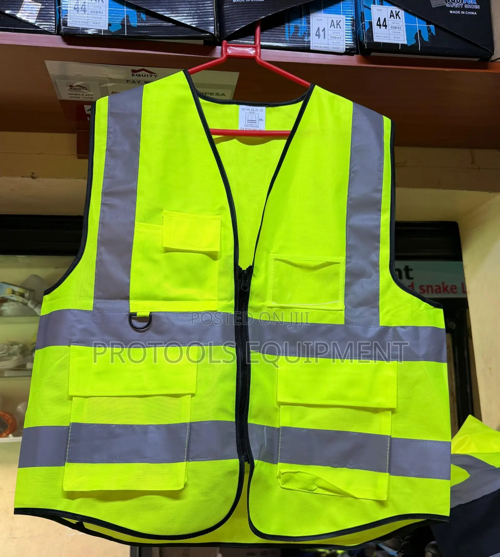 Green Reflector vest with pocket