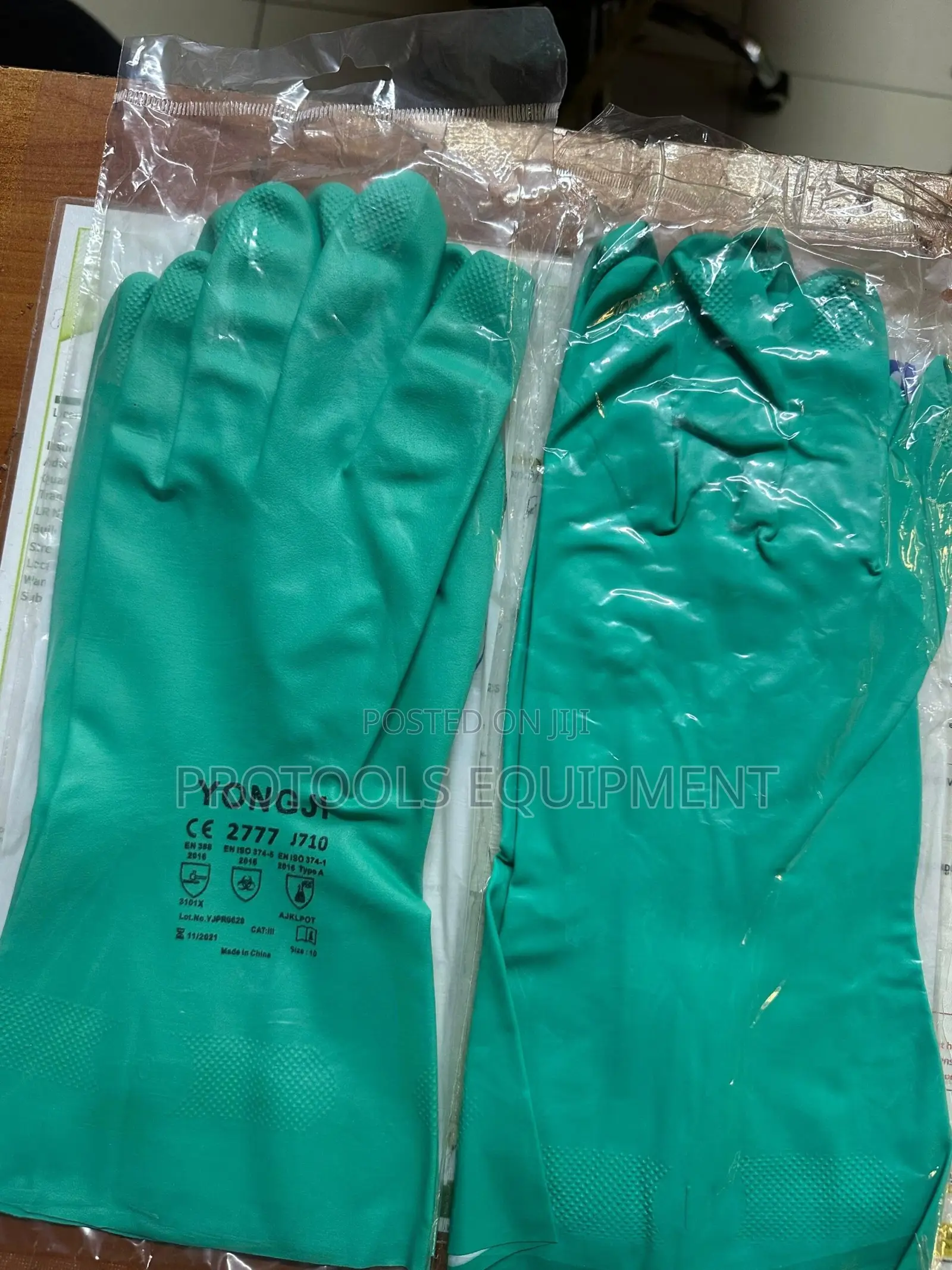 EN nitrile gloves