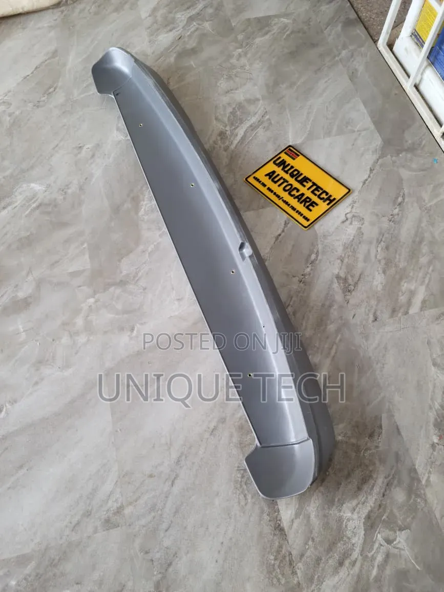 New Model Toyota Noah Voxy Rear Spoiler