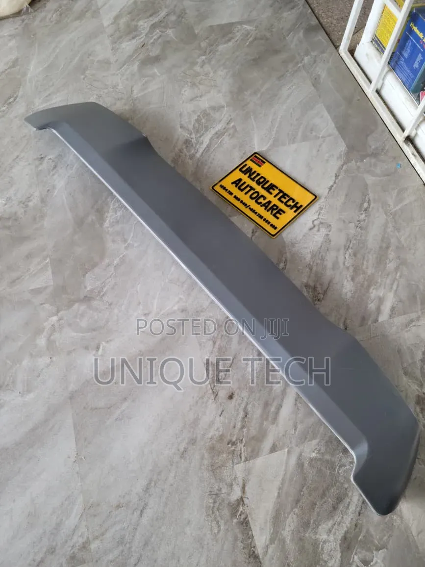 New Model Toyota Noah Voxy Rear Spoiler