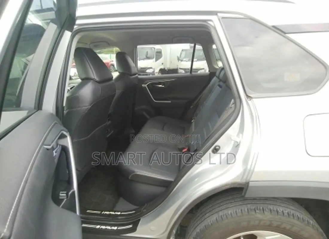 Toyota RAV4 2019 Silver